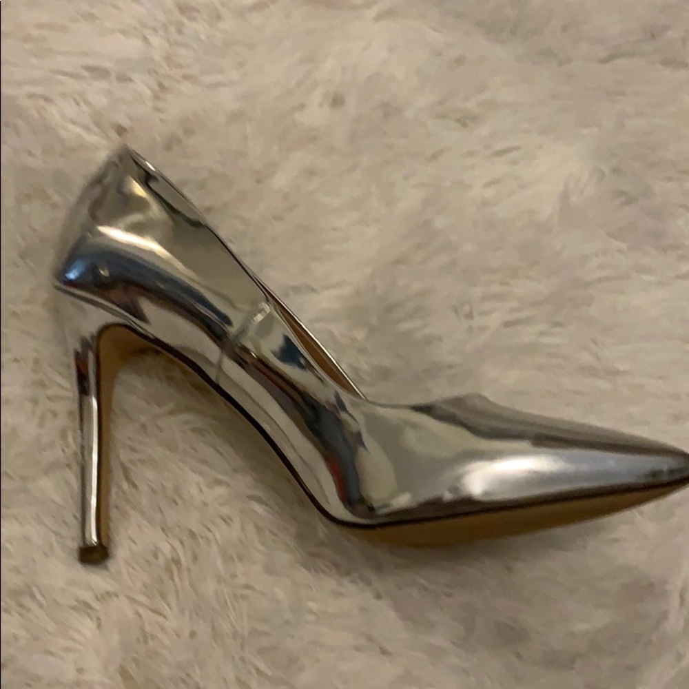 Call It Spring metallic silver size 9 - Picture 5 of 12